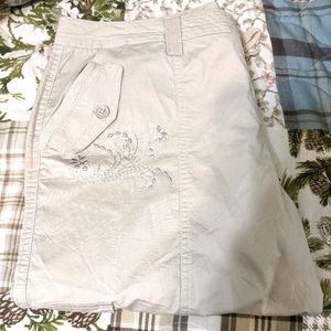 2/$10 Beige Capri pants